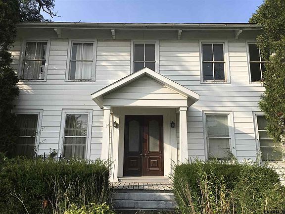2nd image of 117 Prospect St