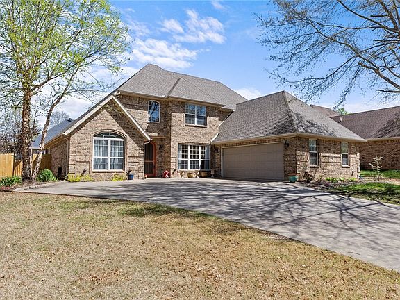 3rd image of 2390 N Water Oak Dr