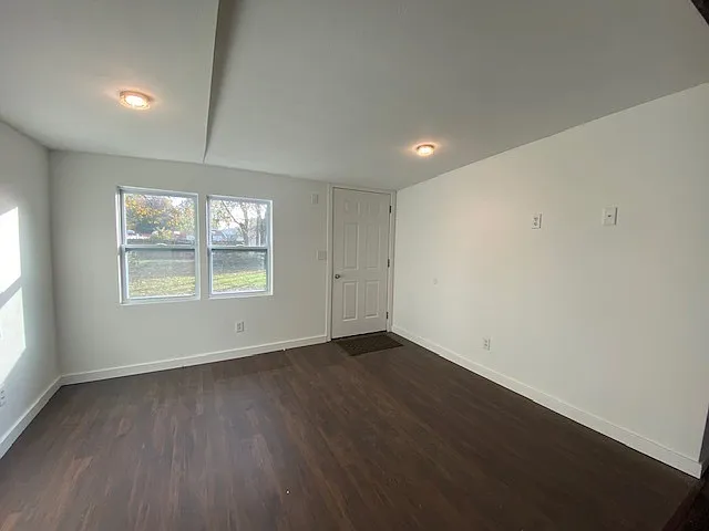 222 S Home St — Photo 3