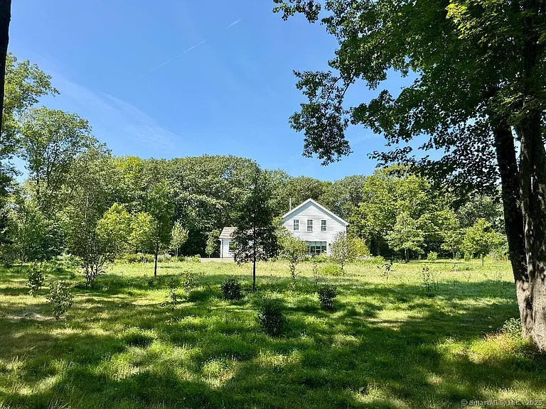 24 Old Roxbury Rd — Photo 3