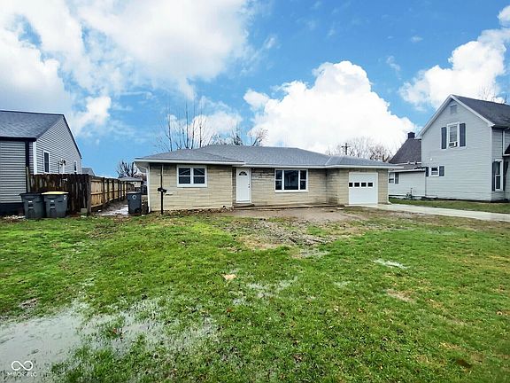 2nd image of 806 S Poplar St