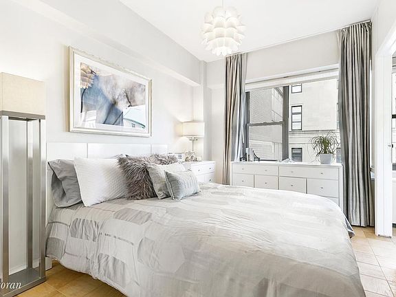 2nd image of 77 Livingston St #18L