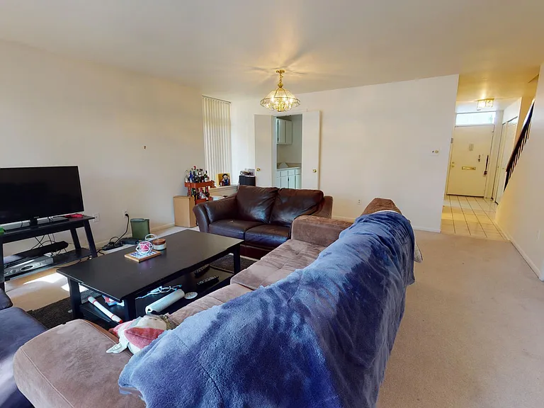 1601 S Hayes St #2 — Photo 5