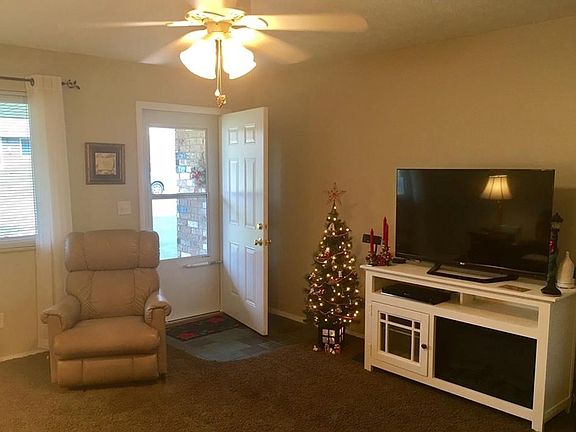 3rd image of 33 Grantwood Dr