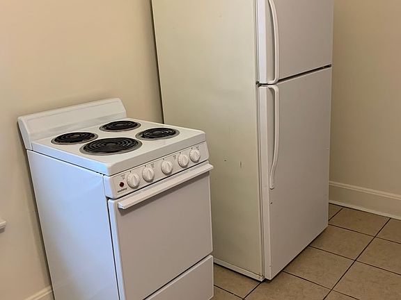4th image of 334 E 11th Ave APT B