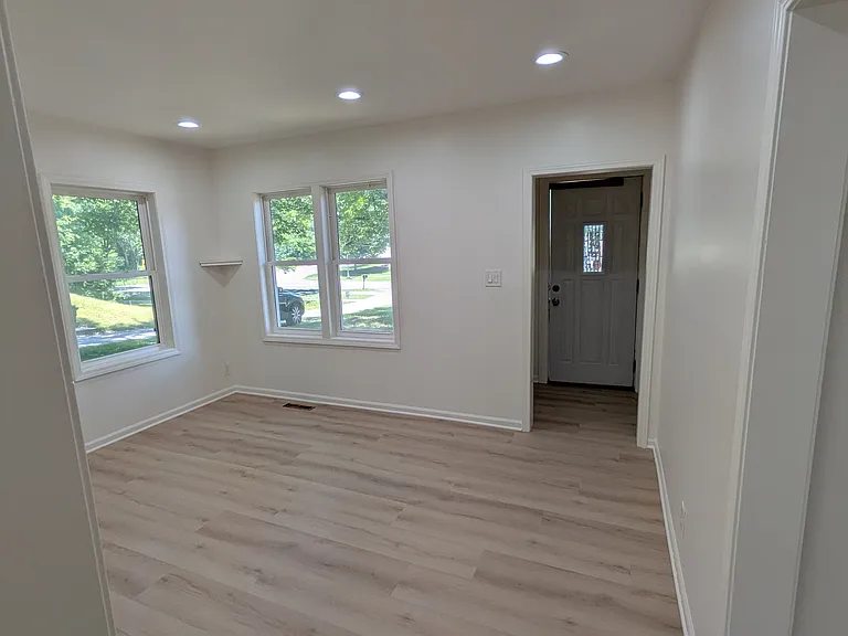 58 Wheelock Pkwy E — Photo 3