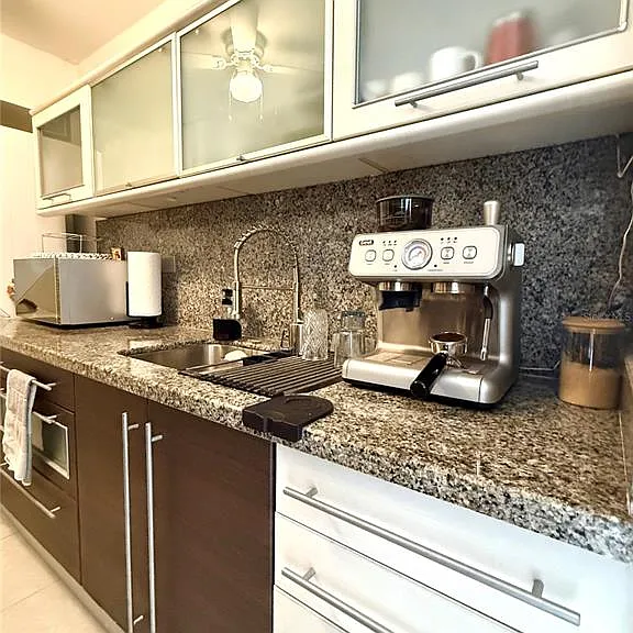 4 Avenida Laguna #9F — Photo 8