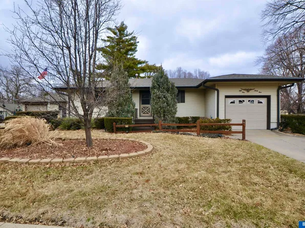 5134 Orchard St, Lincoln, NE 68504