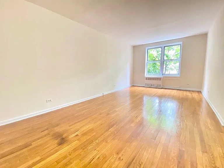 38-15 Bowne St #3E — Photo 2