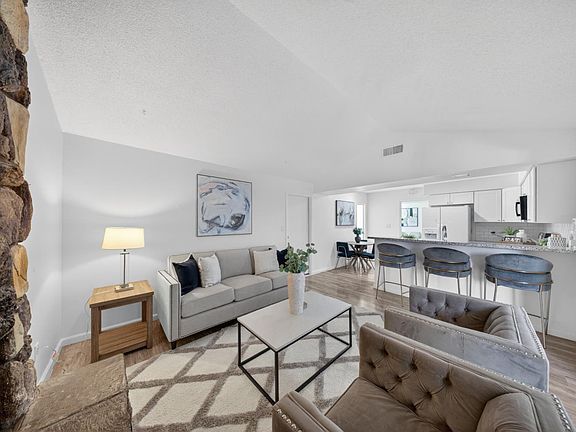 4th image of 7878 Grandstaff Dr