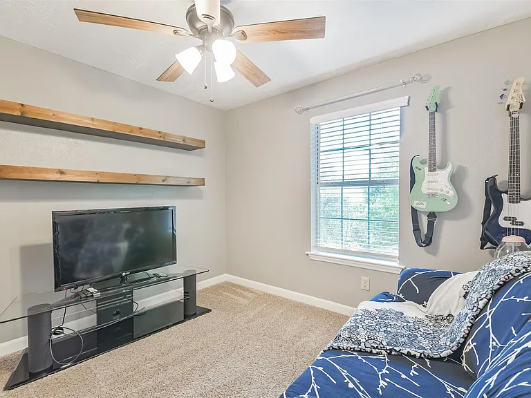 20422 Maple Meadows Ct — Photo 39