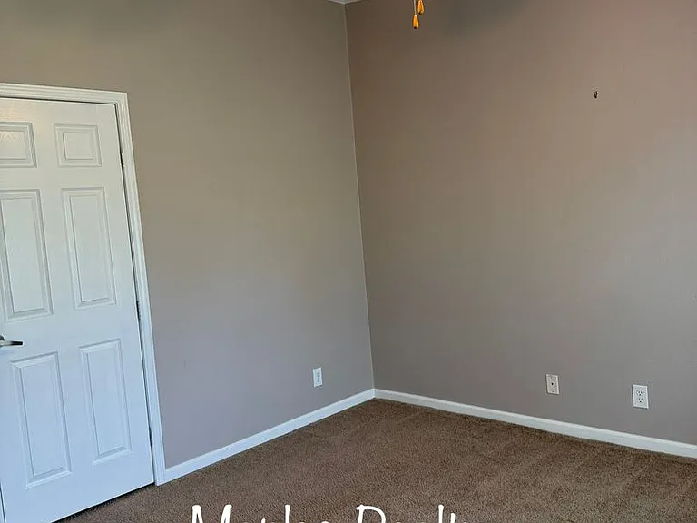 521 Van Buren Rd — Photo 15