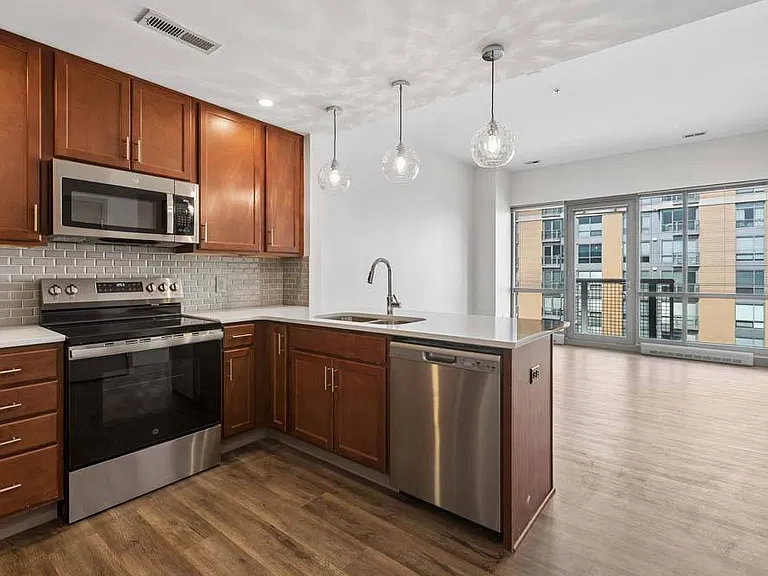 Midtown Crossing Apartments — Photo 87