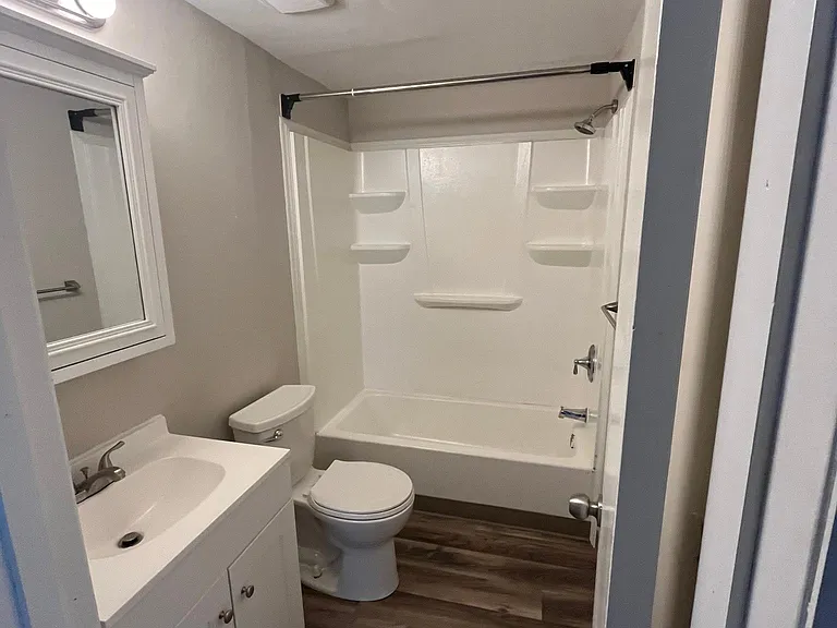 302 Stewart St #1 — Photo 4