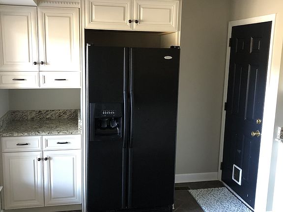 3rd image of 283 Ardmoor Dr