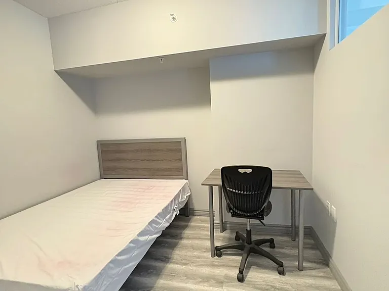 275 Larch St #F405 — Photo 14