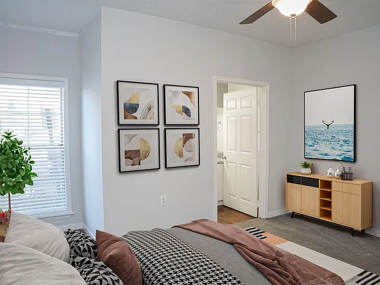 South Bluffs Apartments — Photo 14