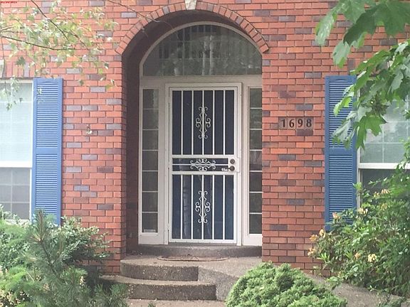 2nd image of 1698 SE McBrod Ave