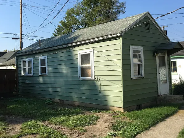 721 1/2 E Willard St, Muncie, IN 47302