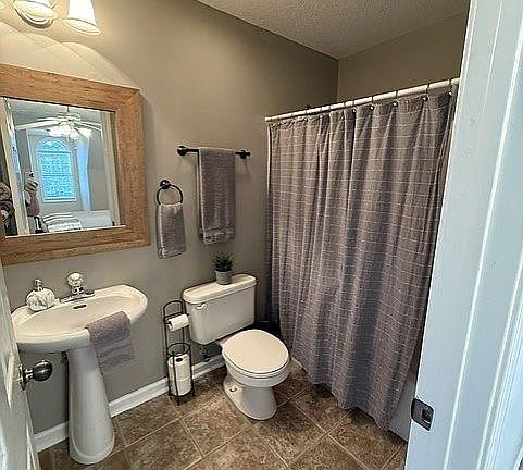 4th image of 241 Southern Walk Dr