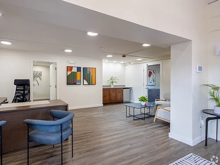Broadview Apartments — Photo 18
