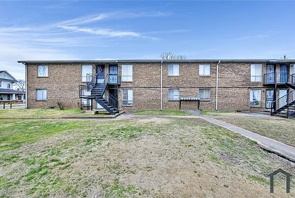 2 bed, $850 — Photo 1