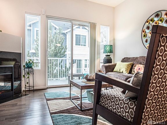 3rd image of 15720 Manor Way APT G6