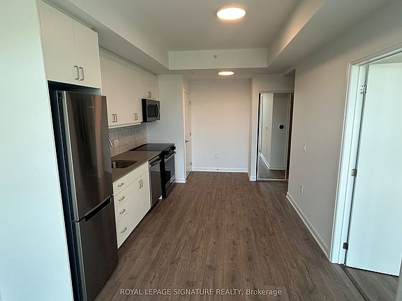 4th image of 223 Princess St #413
