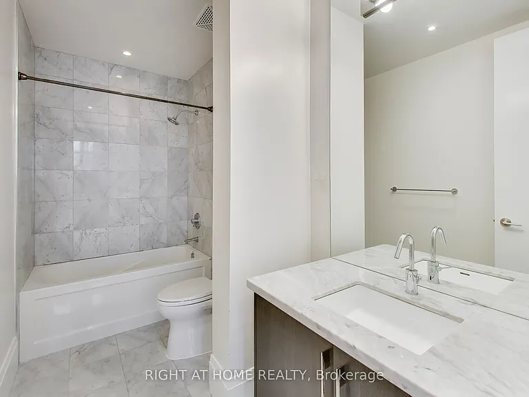 39 Queens Quay E #1126 — Photo 19