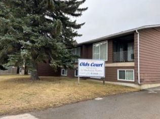 4813 54th St #11, Olds, AB T4H1G4