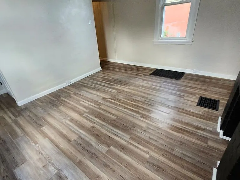 812 Spring St — Photo 2