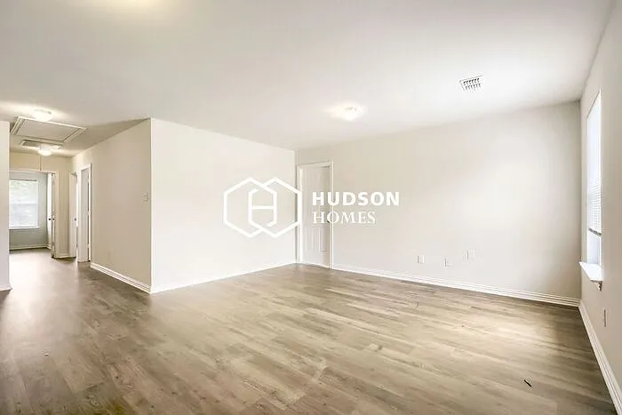 3420 Marshall St #B — Photo 4