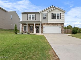 121 Ashe Ave, Lenoir City, TN 37771