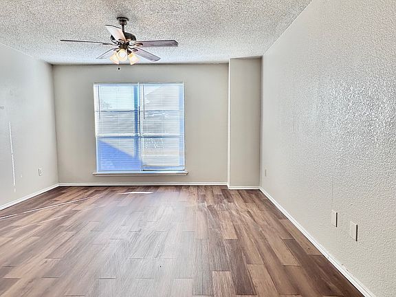 5th image of 2322 Summer Place Dr