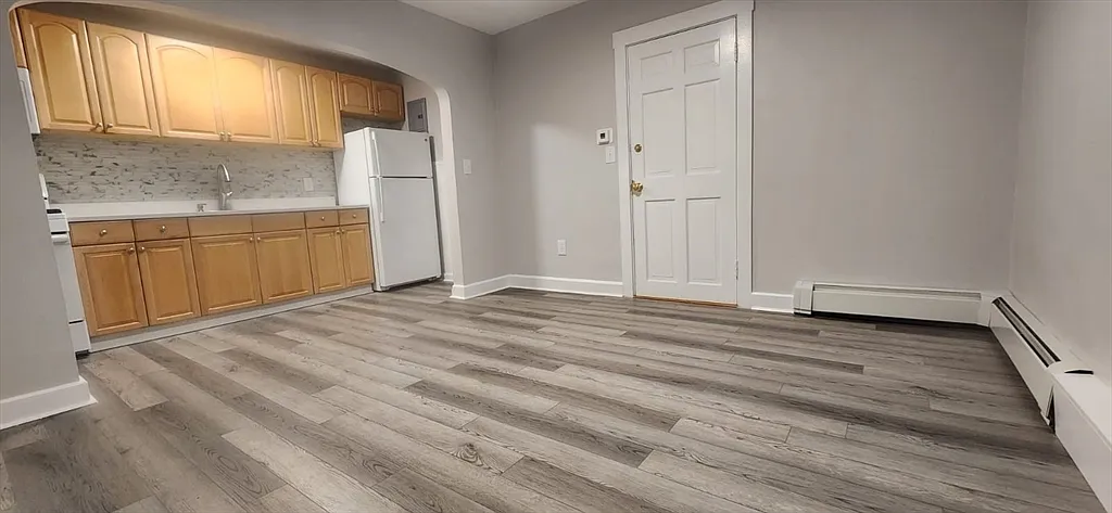 1 bed, 1.0 bath, 700 sqft, $1,695 — Photo 2