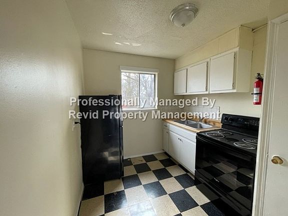 4th image of 1431 Latham St #4