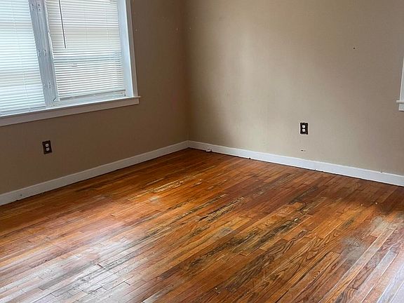 4th image of 107 Oak Ridge Dr