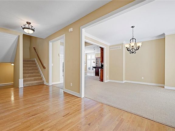 5th image of 14944 Rosewood St