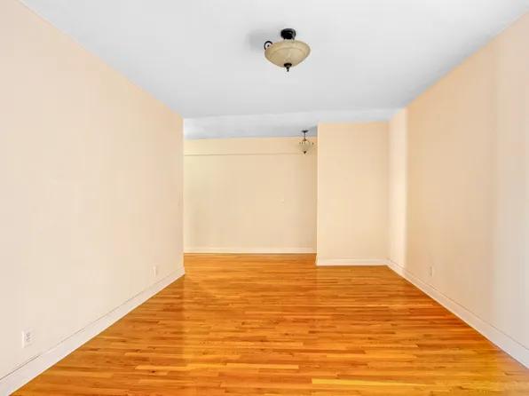 9701 Shore Road image 3 of 22