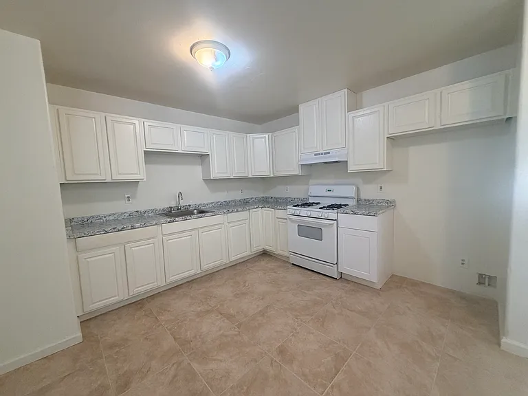 1803 Larcus Ave #A — Photo 2