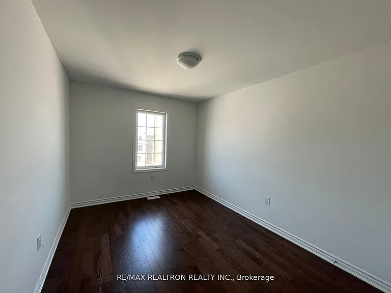 1380 William Halton Pkwy W — Photo 12