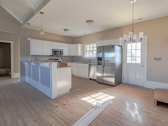 4th image of 1028 Tulip Dr Lot 201