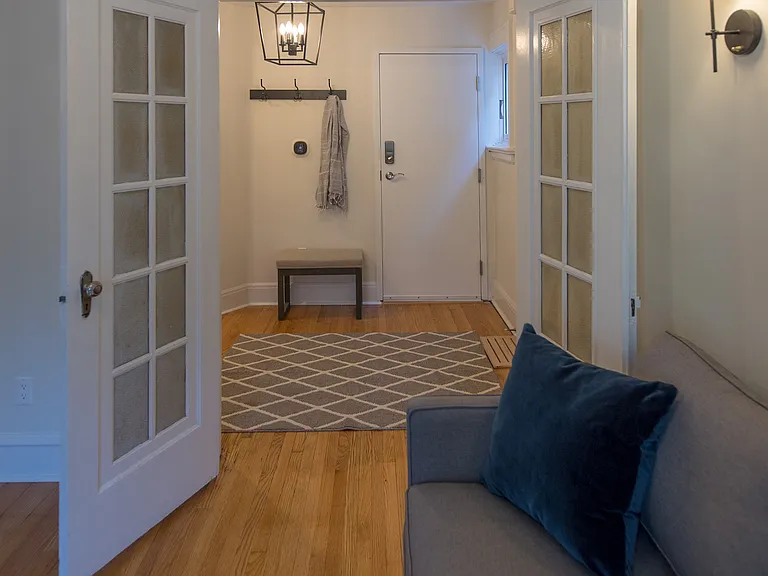 856 Bronson Ave — Photo 51