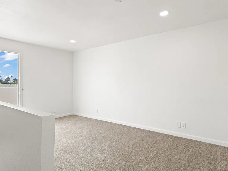 921-933 Seacoast Drive — Photo 15