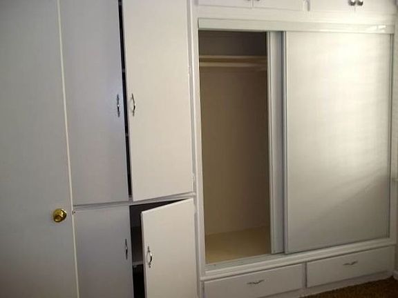 5th image of 4140 Somerset Dr