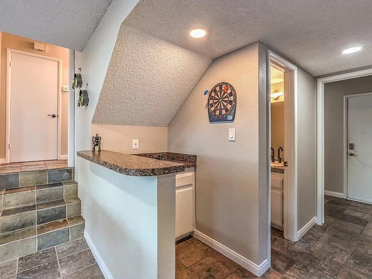 5198 Hibbetts Dr — Photo 32