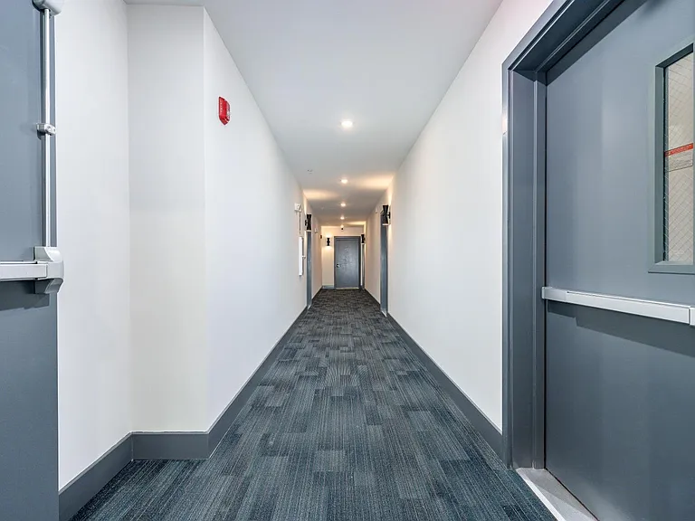 Q10 Luxury Apartments — Photo 49