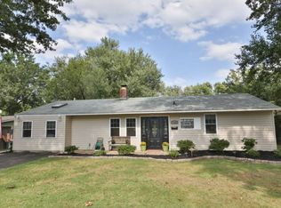 138 Gable Hill Rd, Levittown, PA 19057