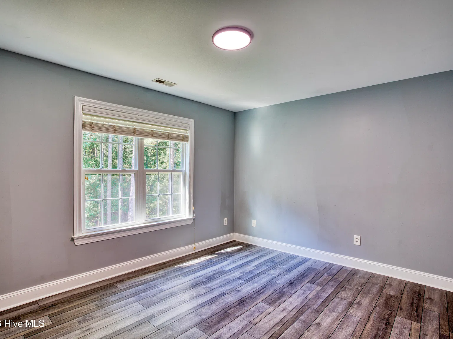 3 bed, 2.5 bath, $2,100 — Photo 4