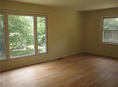 3rd image of 1901 Miller Ave